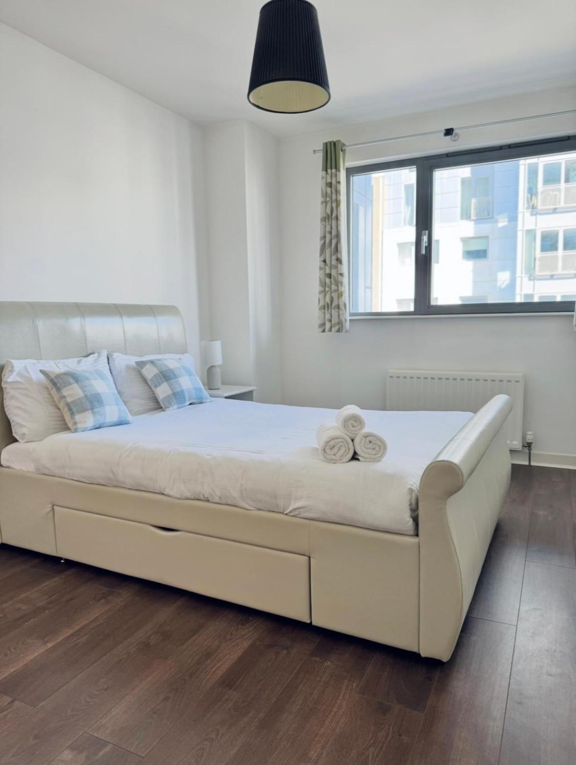 Modern Two Bedroom Apartments Эдинбург Экстерьер фото