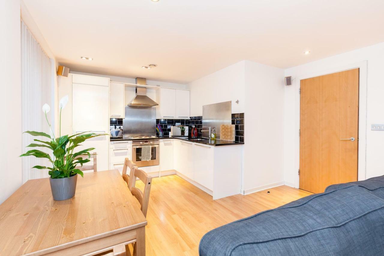Modern Two Bedroom Apartments Эдинбург Экстерьер фото